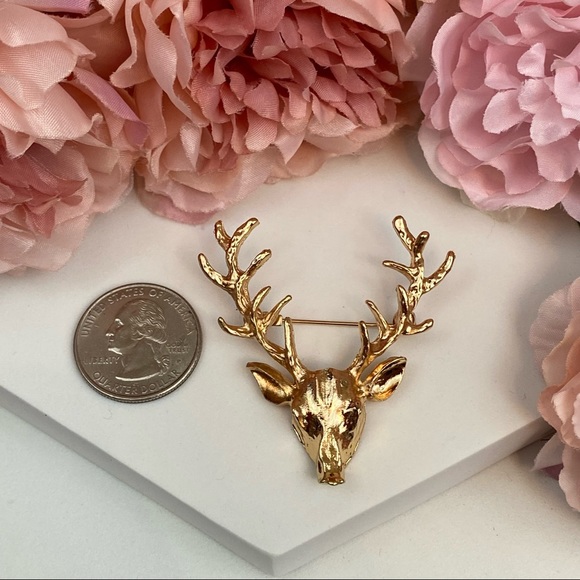 Gold Buck Deer Head Brooch Lapel Pin - Picture 14 of 16